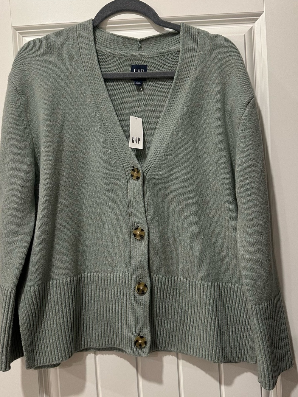 NWT GAP Women's Sage Green V-Neck Button Cardigan Sz XS
